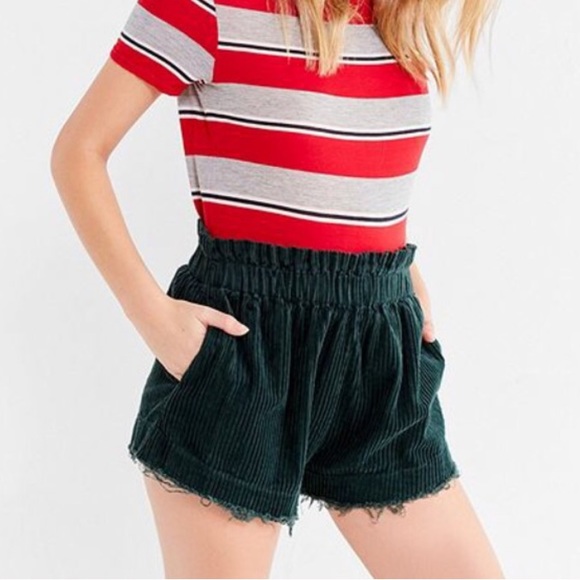 Uo Green Corduroy Pullon Frayed Short 